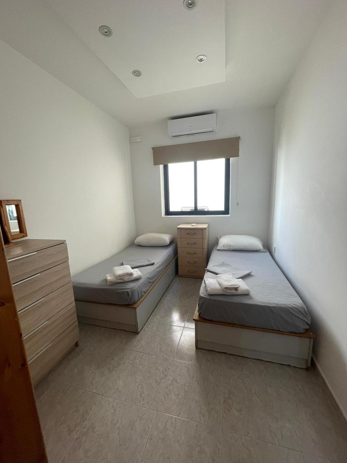 No 6 Poseidon Apartment Saint Julian's Exterior photo